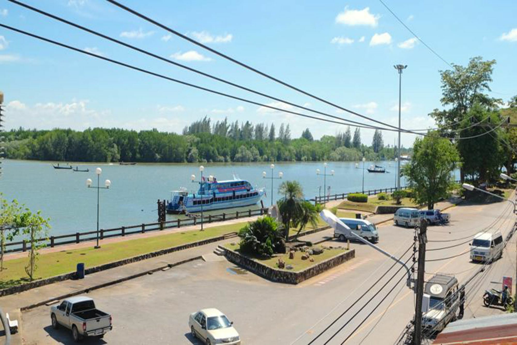 Krabi Marina Seaview Hotel Exterior foto