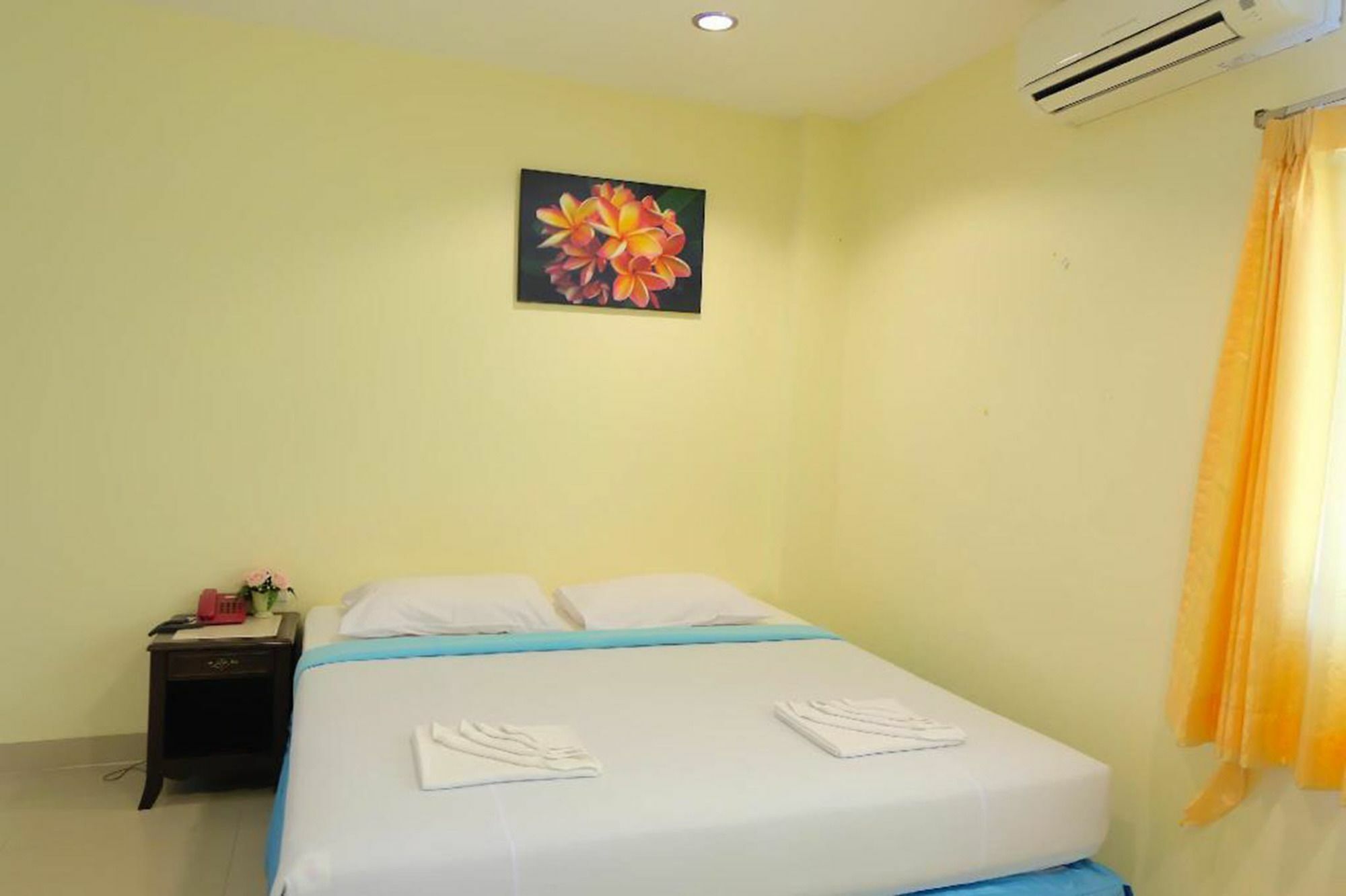 Krabi Marina Seaview Hotel Exterior foto